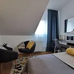 Teubel 5 דירה *